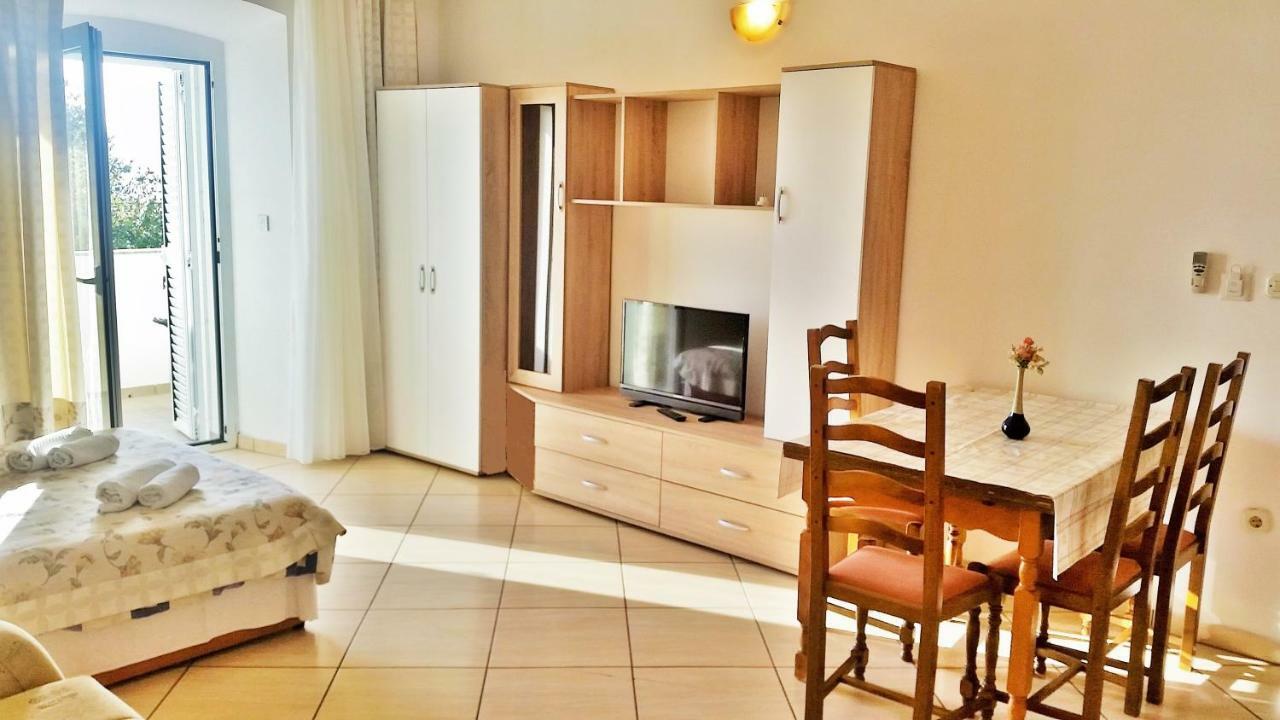 Obala Apartment & Studios Malinska Zewnętrze zdjęcie
