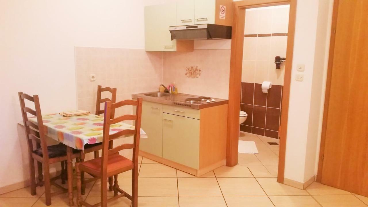 Obala Apartment & Studios Malinska Zewnętrze zdjęcie